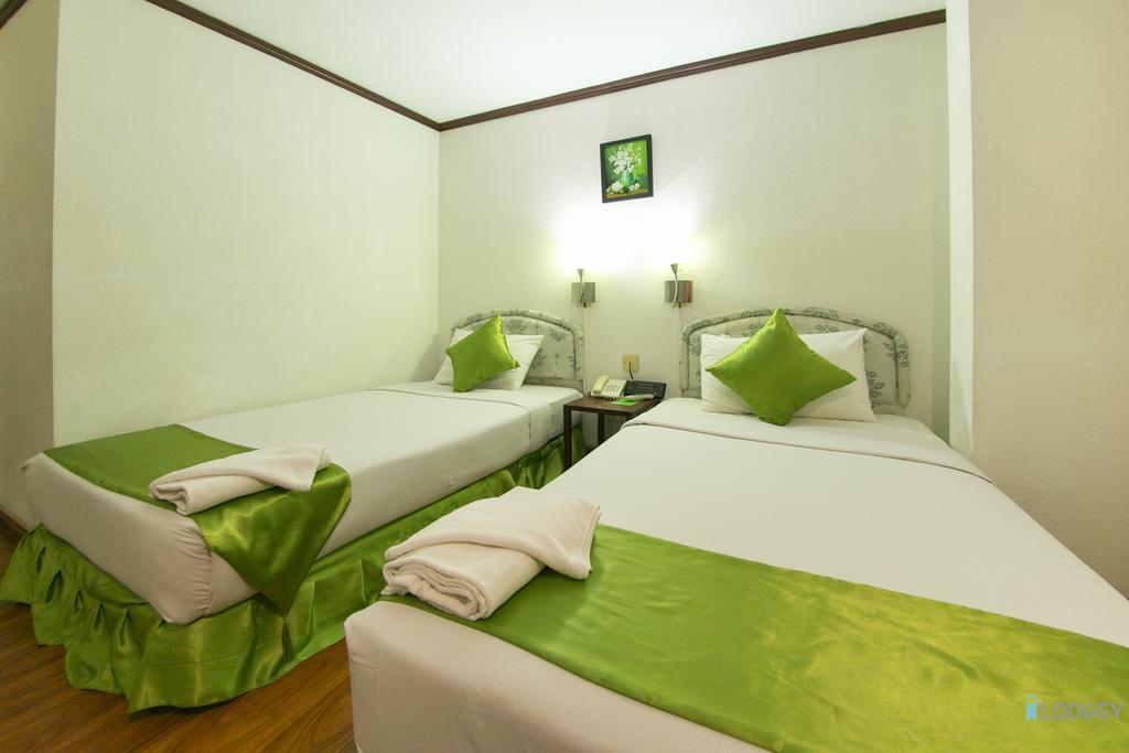 Bed & Breakfast Backpackerz @ Orchid