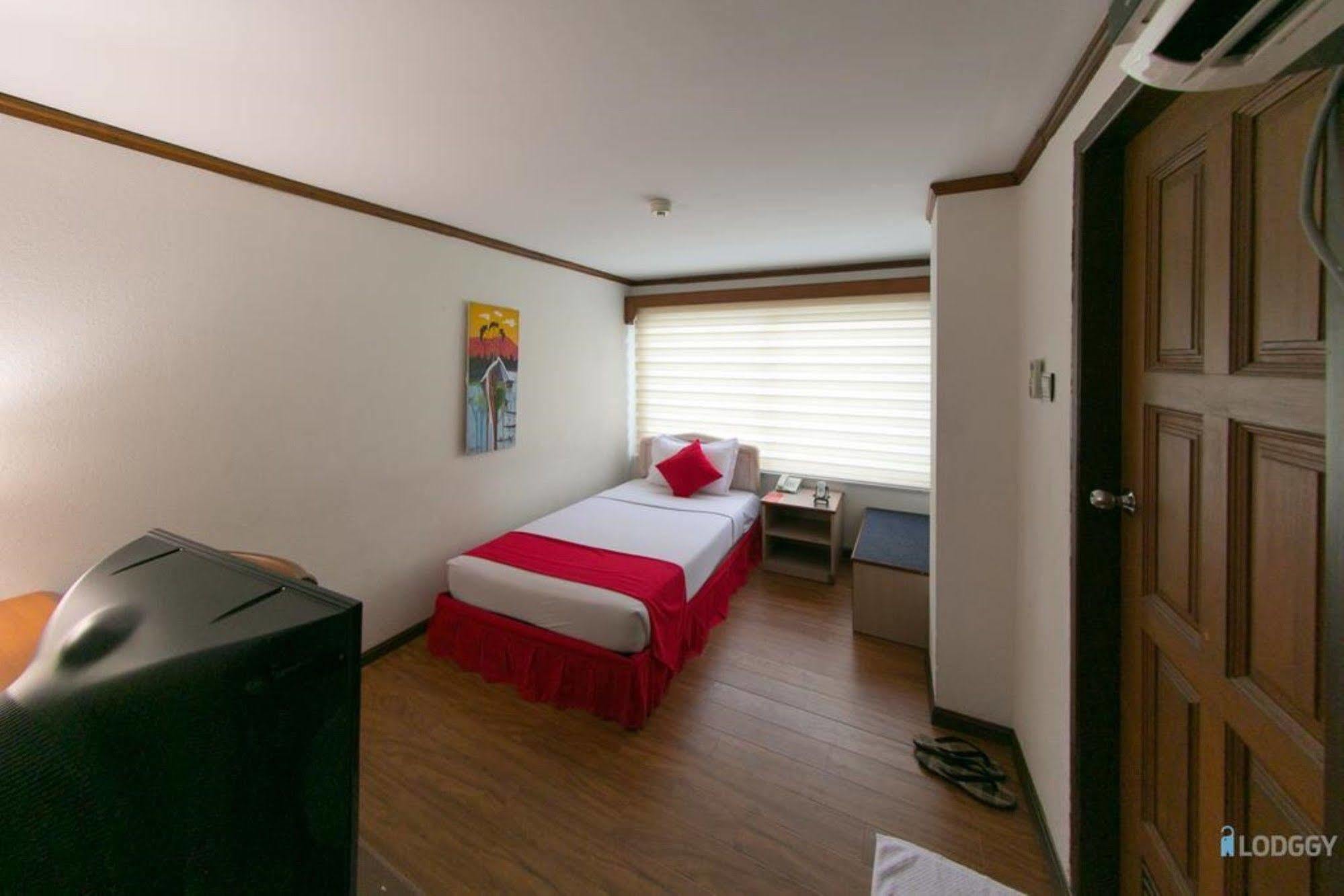 Backpackerz @ Orchid Bed & Breakfast Yangon